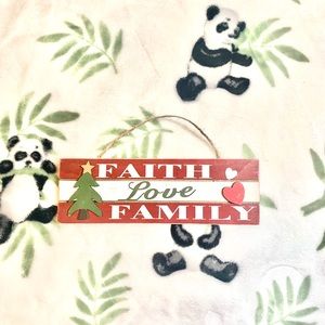 Wooden Hnaging Holiday Love Decor